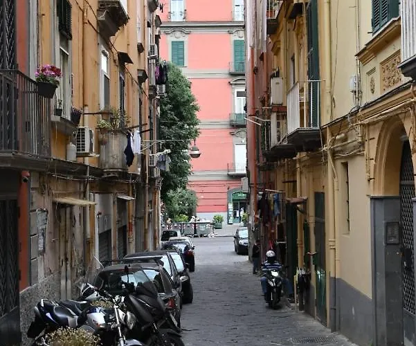 Bed and Breakfast Palazzina Avallone 4*